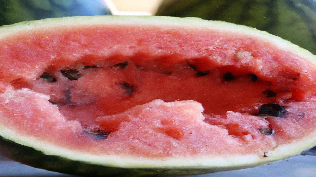 Jak wygląda zepsuty arbuz?